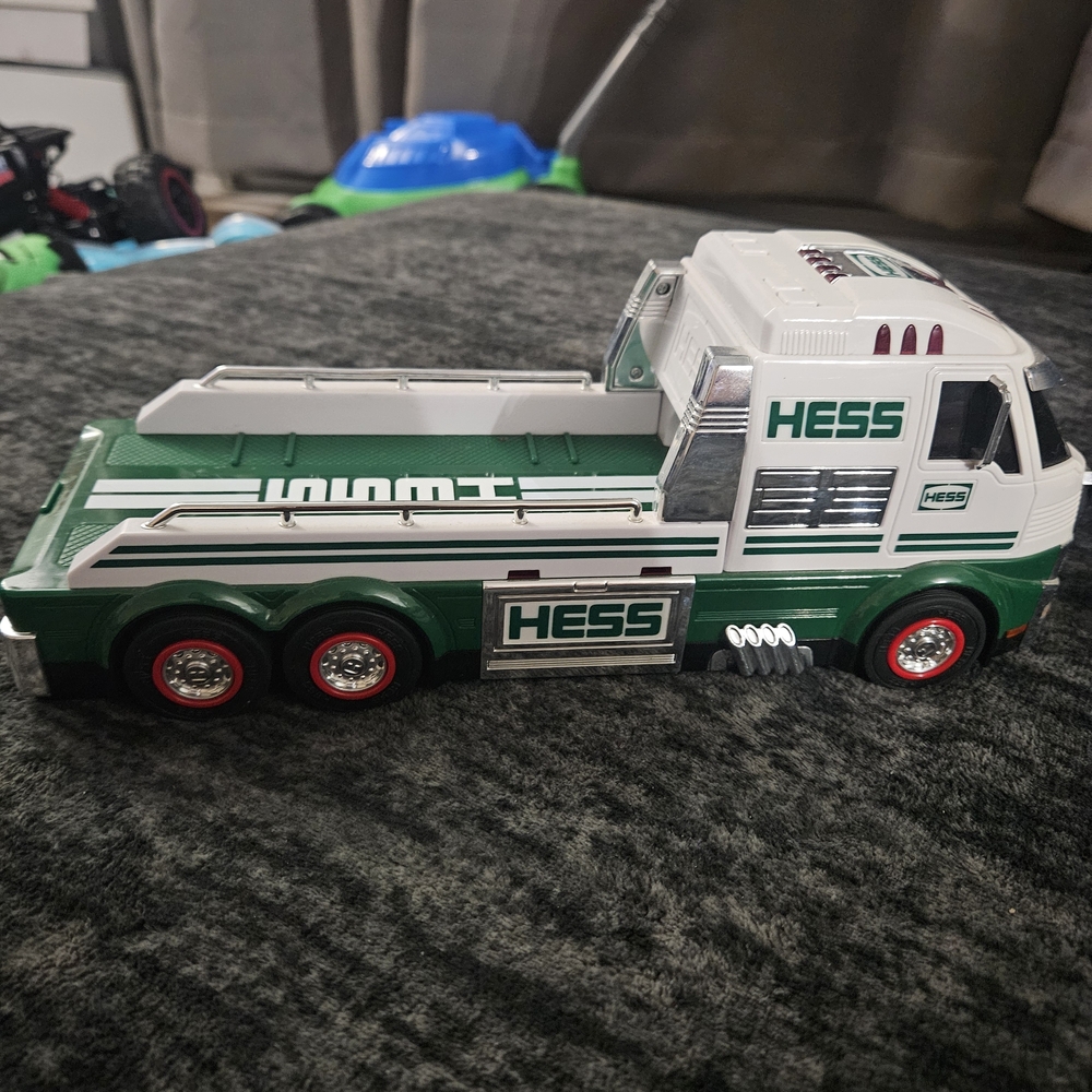 2016 Hess Toy Flatbed Tow Truck, Great Condition, Lights and Sounds all work